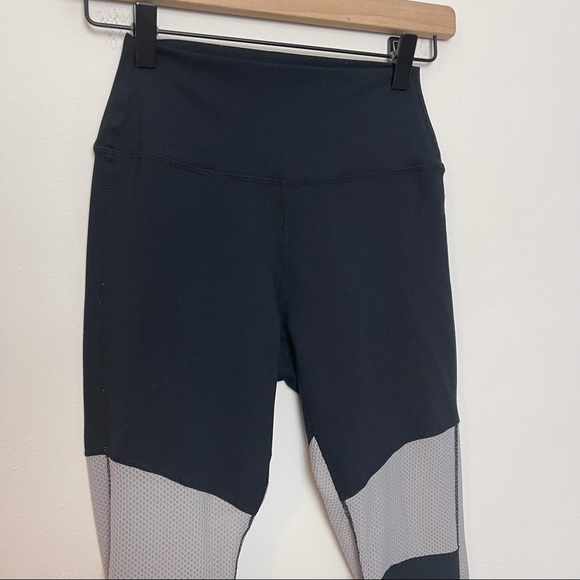 TIl YOU COLLAPSE- Resilient Dual Color Mesh Athletic Workout Legging - Picture 4 of 10